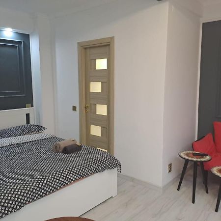 Deluxe Studio Oldtown Lägenhet Bukarest Exteriör bild