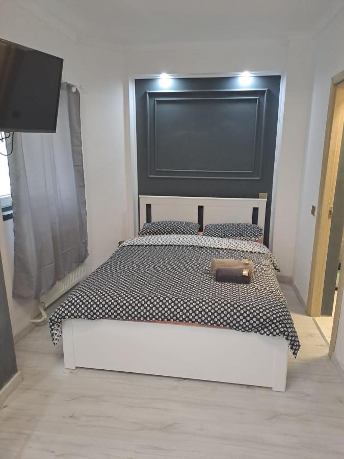 Deluxe Studio Oldtown Lägenhet Bukarest Exteriör bild